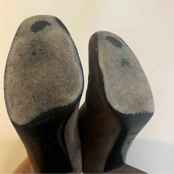 Saint Laurent suede Chelsea boots - Picture 5 of 9